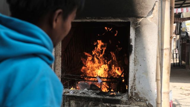 Inovatif, Warga Bandung Kini Bisa Bakar Sampah Tanpa Asap