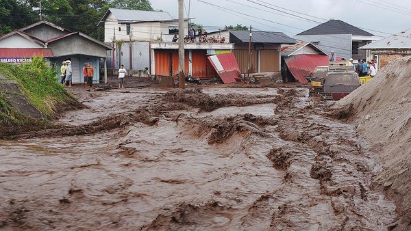 Sumatra Barat Banjir Lahar Dingin, Apa Bedanya dengan Lahar Panas?