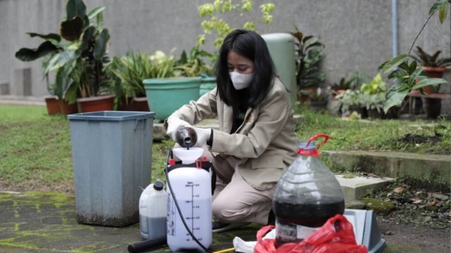 Anti Bau, Mahasiswa UGM Buat Cairan Penetral Bau Sampah